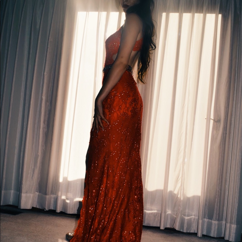 STUNNING RED PROM DRESS!